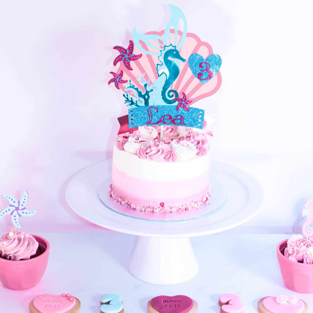 Cake topper pour vos gâteaux d'anniversaire - Fête d'enfants sur mesure à Montréal - Un an à la fois est spécialisé : fête d'enfants, baby shower et gender reveal.